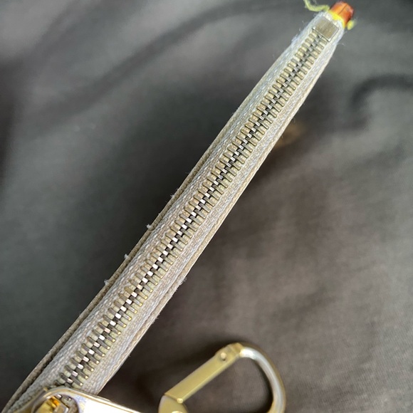 Louis Vuitton Multicolor Key Pouch "LIVE SHOW TODAY' - Picture 4 of 10